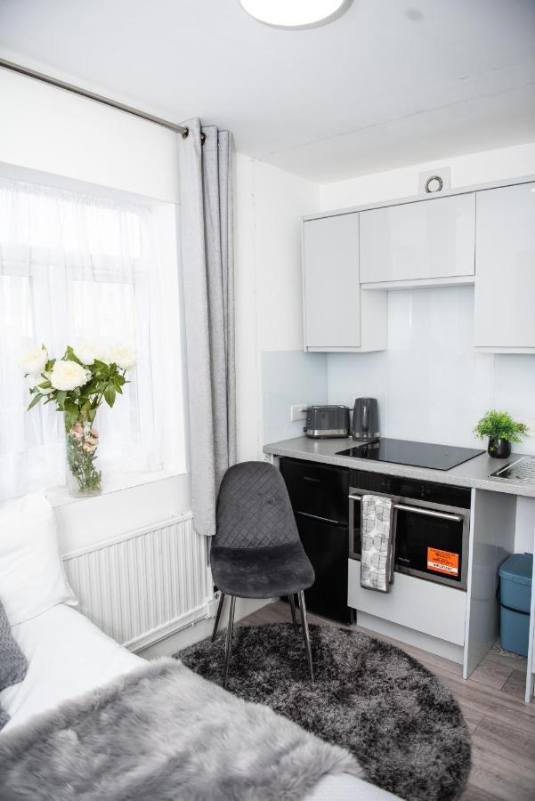 Small But Cozy Studio, Great Tube Connection London Exteriör bild